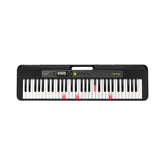 Teclado de 61 teclas iluminadas Casio Casiotone LK-S250 con adaptador — vista completa sobre fondo blanco